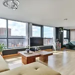 Stunning Penthouse! - Sleeps 8 Apartmán