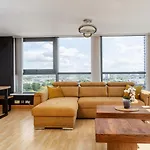 Stunning Penthouse! - Sleeps 8 Leeds (West Yorkshire)