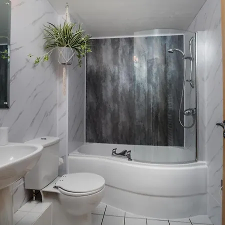 Stunning Penthouse! - Sleeps 8 *