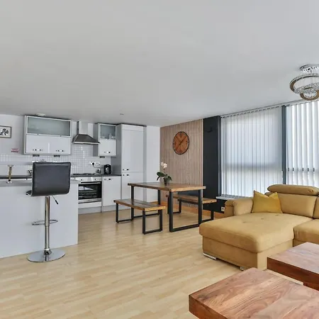 Stunning Penthouse! - Sleeps 8 Apartment