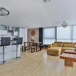 Stunning Penthouse! - Sleeps 8 *