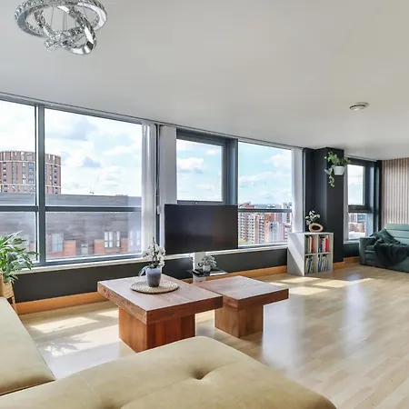 Leeds Most Stunning Penthouse! - Sleeps 8 Apartment
