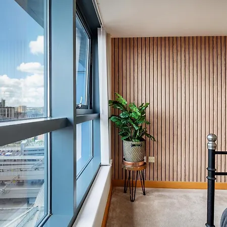Stunning Penthouse! - Sleeps 8 Leeds (West Yorkshire)