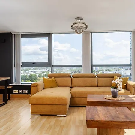 Stunning Penthouse! - Sleeps 8 Leeds (West Yorkshire)