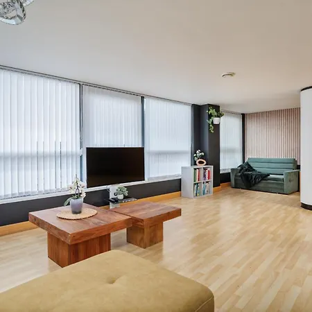 Leeds Most Stunning Penthouse! - Sleeps 8 Apartment