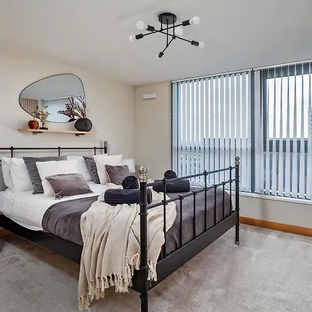 Leeds Most Stunning Penthouse! - Sleeps 8 Apartment Leeds (West Yorkshire)