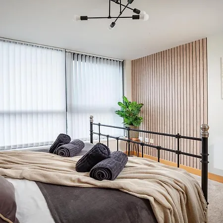 Leeds Most Stunning Penthouse! - Sleeps 8 Apartment Leeds (West Yorkshire)