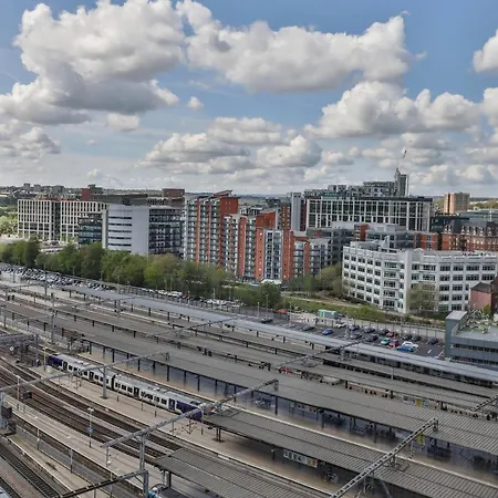 Leeds Most Stunning Penthouse! - Sleeps 8 Apartment *