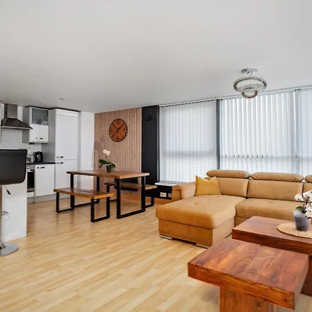 Apartman Stunning Penthouse! - Sleeps 8