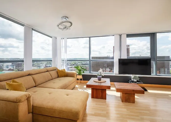 Stunning Penthouse! - Sleeps 8 Apartment