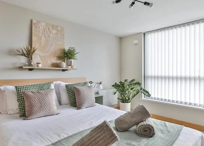 Apartment Stunning Penthouse! - Sleeps 8 Leeds (West Yorkshire)