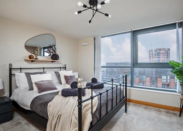 Stunning Penthouse! - Sleeps 8 Leeds (West Yorkshire)