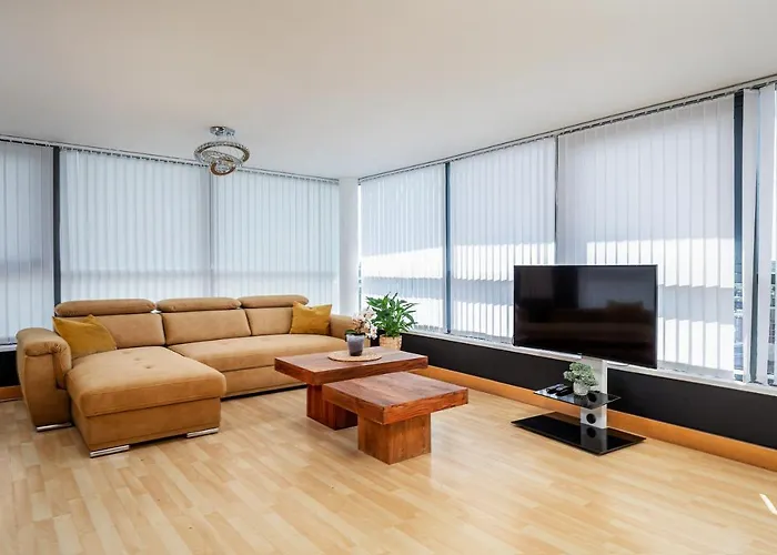 Stunning Penthouse! - Sleeps 8