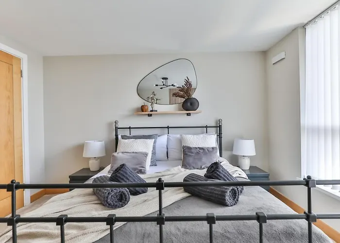 Stunning Penthouse! - Sleeps 8 Leeds (West Yorkshire)