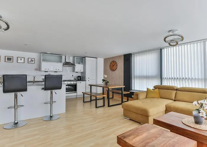 Stunning Penthouse! - Sleeps 8 Apartment