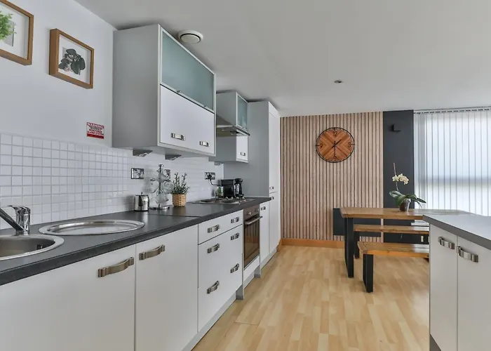 Stunning Penthouse! - Sleeps 8 *