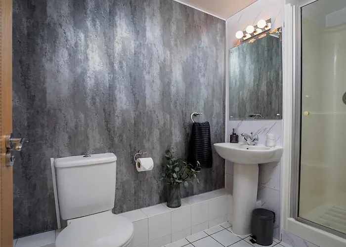 Apartment Stunning Penthouse! - Sleeps 8 Leeds (West Yorkshire)