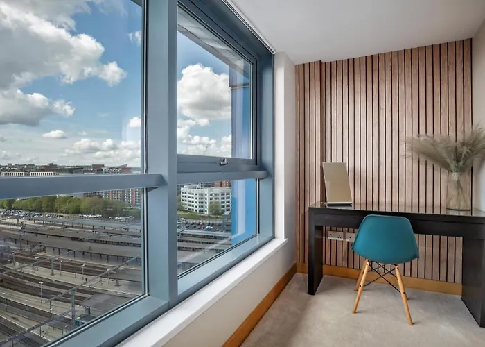 Stunning Penthouse! - Sleeps 8 *