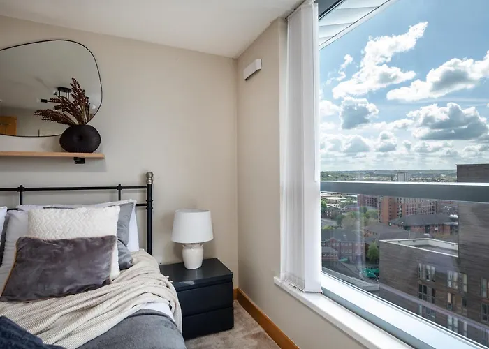 Stunning Penthouse! - Sleeps 8 * Leeds (West Yorkshire)